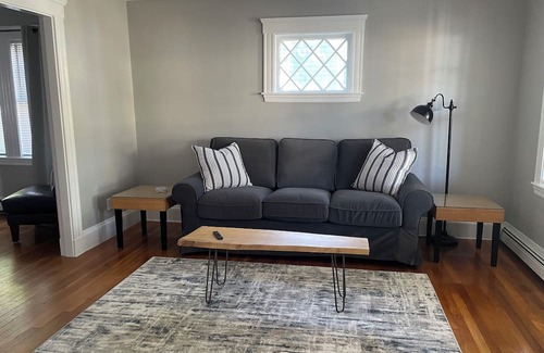 Melrose House | Super Family Friendly home - Sleeps 5. Close to Boston and Salem MA