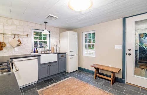 Dillsburg Cabin | Civil War Cabin + Optional 4-Person Camper