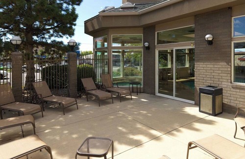 Rio Grande Hotel | Pet-friendly Stay Featuring Indoor Pool, Sauna & Free Breakfast l 2 Rooms