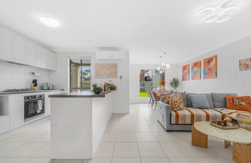Werrington Apartment | Quiet and Cozy 4 Bedrooms in Werrington