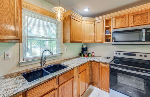 Farmville House | Waterfront Home w/Deck & Yard, 4 Mi to Farmville!