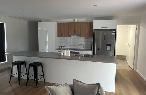Wright House | Newly Renovated Coastal Retreat