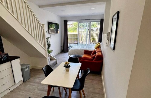 Brownswood Apartment | Duplex studio near Emirates Stadium