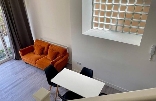 Brownswood Apartment | Duplex studio near Emirates Stadium
