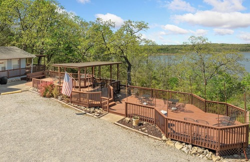 Diamond City Cabin | Cabin 2-2bed/1bath with beautiful views of Bull Shoals Lake.