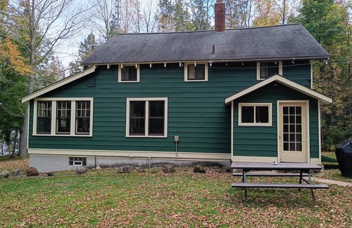 Marenisco Cabin | Cabin Creek on the western banks of Lake Gogebic