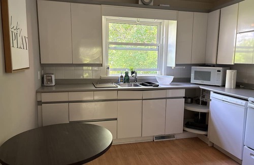 Willowdale Villa | Yonge 5B2B 5mins to North York Central Station W Parking