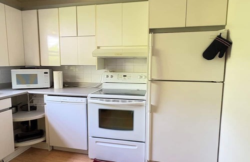 Willowdale Villa | Yonge 5B2B 5mins to North York Central Station W Parking
