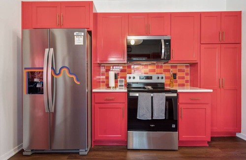 Lincoln Apartment | The Groove Capsule!