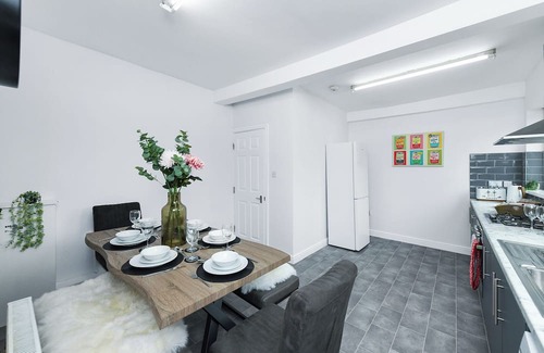 Southwell Apartment | Southwell 3-Bed | Near Racecourse, Minster & Trails