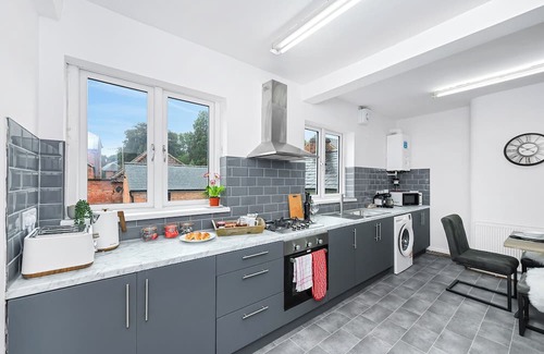 Southwell Apartment | Southwell 3-Bed | Near Racecourse, Minster & Trails