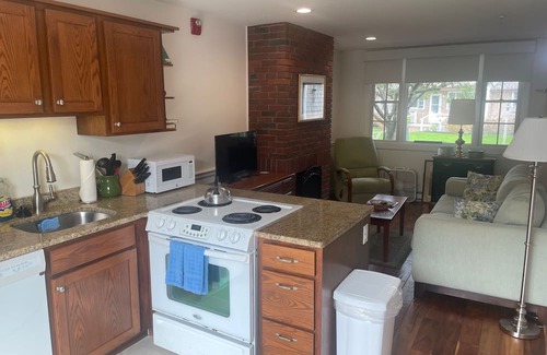 Brant Point Condo | Charming 1-bedroom condo in Nantucket minutes from downtown and Children's Beach