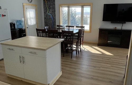 Division No. 16 Cabin | Pike Place - Lakefront on Lake of the Prairies