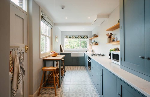 Lewes Cottage | Cleve Cottage by inspirestays.com - a cottage that sleeps 4 guests in 2 bedrooms