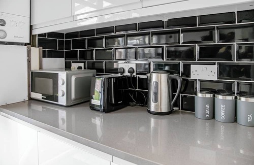 Abbey Wood House | 3bed House Abbey wood/Sleeps 8/Elizabeth Line/Free parking/pet friendly