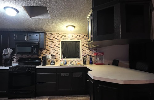 Romulus House | Cozy 1-bedroom mobile home in enchanting Romulus with AC