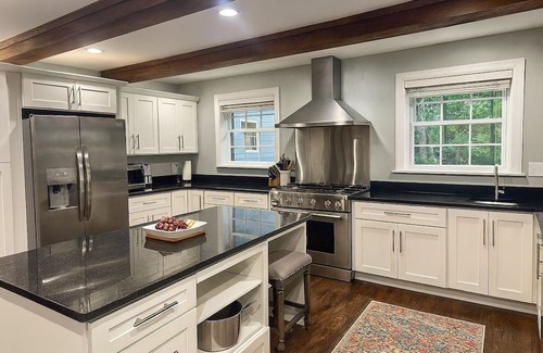Ellendale House | A perfectly well balanced blend of City Amenities and Quiet Retreat