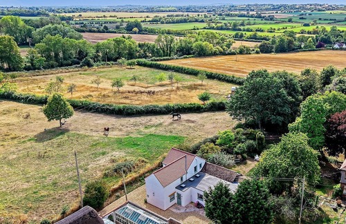 Bredons Norton Cottage | Rose Cottage, Bredons Norton - sleeps 8 guests in 3 bedrooms