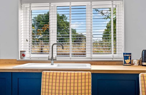 Bredons Norton Cottage | Rose Cottage, Bredons Norton - sleeps 8 guests in 3 bedrooms
