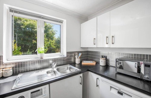 Worcester House | WhiskAwayHomes Pirie Avenue No. 2