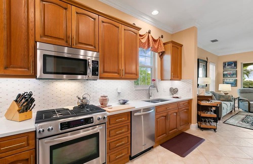 Naples Condo | Elegant Fiddlers Creek Townhome