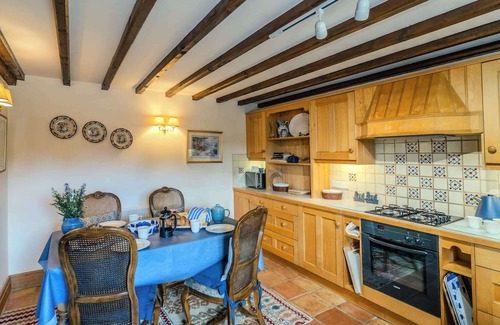 Mangotsfield House | Maple Cottage - Rural Charm & Cotswold Views