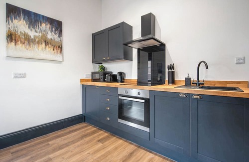 Worcester Apartment | WhiskAwayStays Foregate Studio No 4