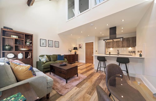 Pontrilas Apartment | WhiskAwayHomes Vinegar House No. 7