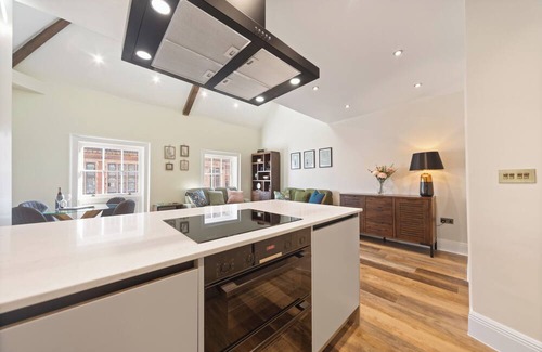 Pontrilas Apartment | WhiskAwayHomes Vinegar House No. 7