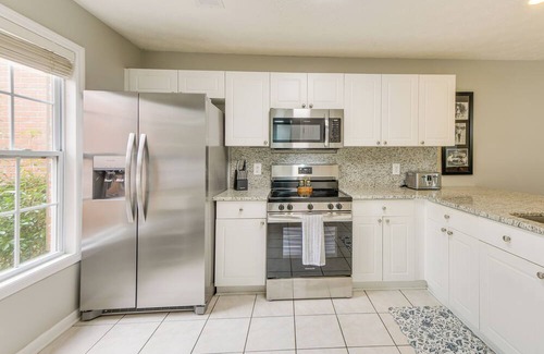 Auburn Condo | 2 Mi to Tiger Territory! Condo w/Community Pool
