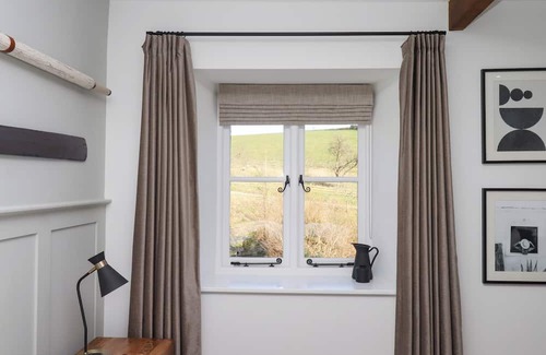 Stoke Gabriel Cottage | LOWER WELL FARM HOUSE, pet friendly, with open fire in Stoke Gabriel