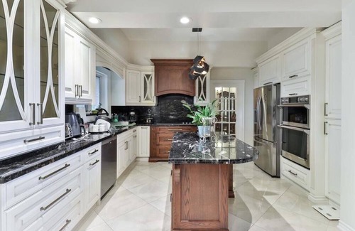 Newtonbrook House | Casa Athena — Luxury Toronto Mansion with Gym