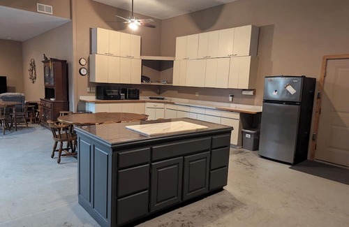 Garrison Cabin | Sprawling 4-bedroom plus loft cabin in Garrison