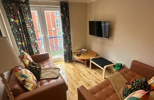 Castle Apartment | Marina Flat, Swansea - Perfect Location & Cosy Flat