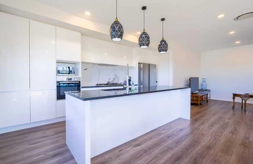 Pinehill House | Bright & Spacious 3-Bedroom Home in Pinehill