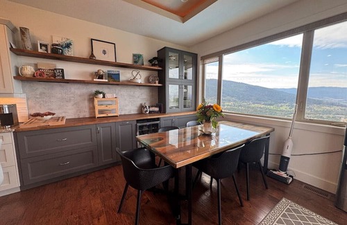 Foothills Apartment | Lakeview Getaway with Hot Tub + Pool near Silver Star