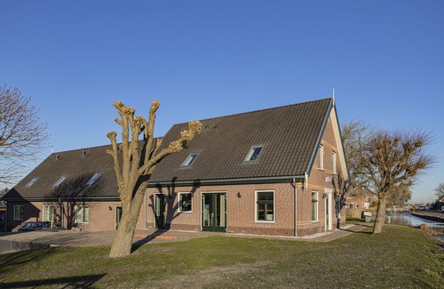 Leidschendam Apartment | Old Dutch stable from about 1890 renovated into apartments
