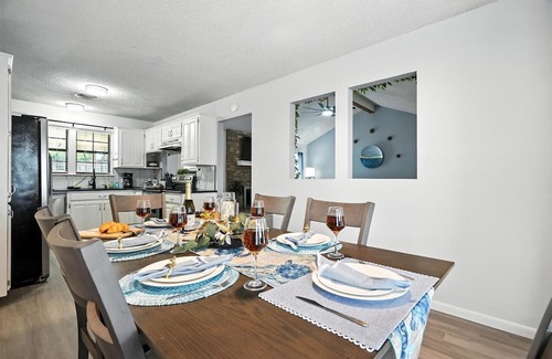 Abilene House | The Inland Tide 3 bedrooms 2 bath Entire home