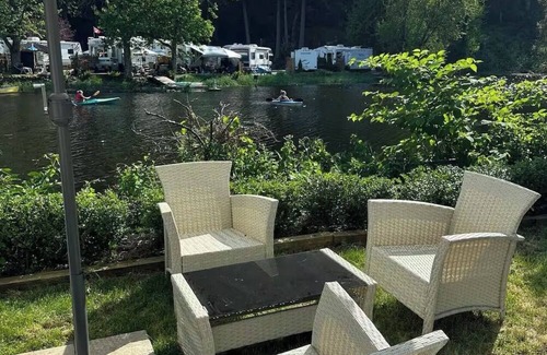 Harrison Hot Springs House | Cozy 3BR Riverside Retreat – Steps to Beach & Mineral Pool