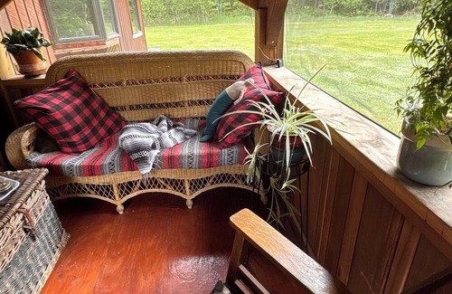Revelstoke House | Ski chalet on acreage close to RMR. Pet friendly!