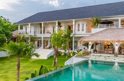Pecatu Villa | Imagine Your Family Renting a Luxury 5 Bedroom Holiday Villa with Stunning Ocean Views
