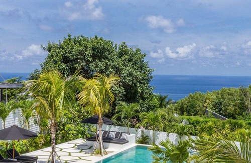 Pecatu Villa | Imagine Your Family Renting a Luxury 5 Bedroom Holiday Villa with Stunning Ocean Views