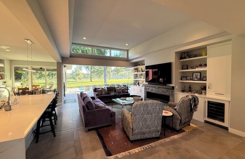 Prairie Hills House | New, modern residence with pool and GC view. Available World Cup month only.