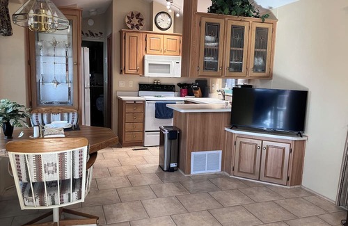 Casa Grande House | Beautiful Palm Creek Resort Park Model