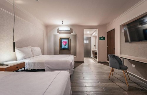 Centro Hotel | Your 3-Stay Mérida Adventure – Double Room Walk to Attractions and Fun
