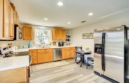 Arcadia House | Traveling Nurses Welcome! Peaceful Home in Arcadia