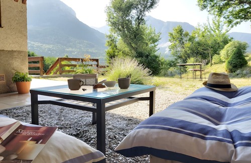 Beauvezer Bed & Breakfast | Guest Rooms 'Chambres D'hote Mélodie' with Mountain View, Shared Terrace and Wi-Fi