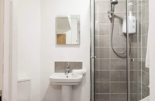 Wakefield Apartment | Wakefield Hideaway – 2BR Comfort for 4