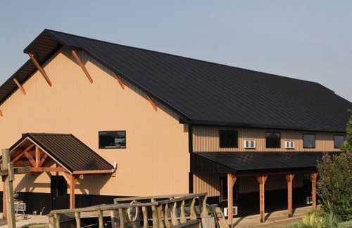 Martinsville House | Charming 2-bedroom Rec Center with basketball court in terrific Albany, MO.