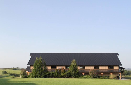 Martinsville House | Charming 2-bedroom Rec Center with basketball court in terrific Albany, MO.